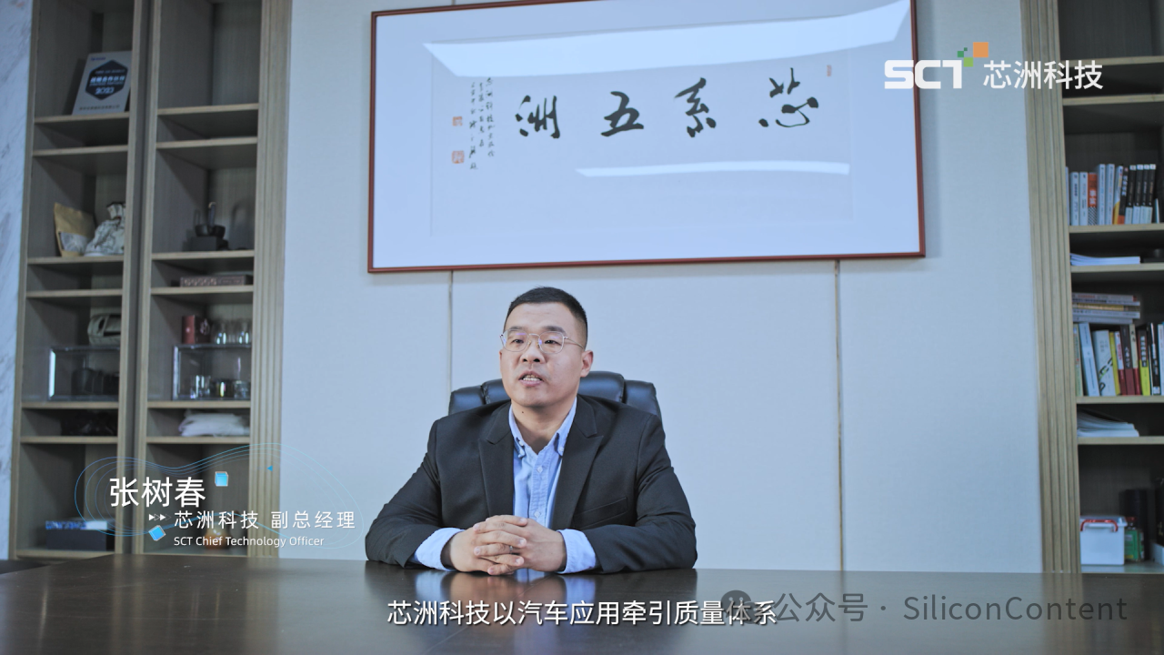 26e259fa8051e88c2535c01a30f634fa 图片包含 人, 室内, 男人, 架子
描述已自动生成
